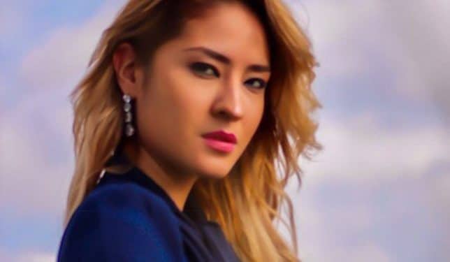 What I Can Honestly Share About Being On Social Media (Almost) All The Time with Vicky Llerena