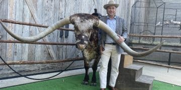 Here Are Some Habits That Helped Chris Martin Reach Great Heights in His Professional Journey 